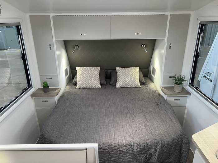 2025 Design RV Crx Semi Off Road Van 5-2+, 21'