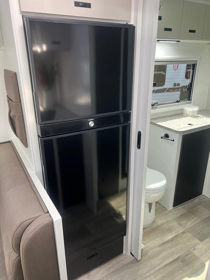 2025 Design RV Crx Semi Off Road Van 7-7, 21'8''