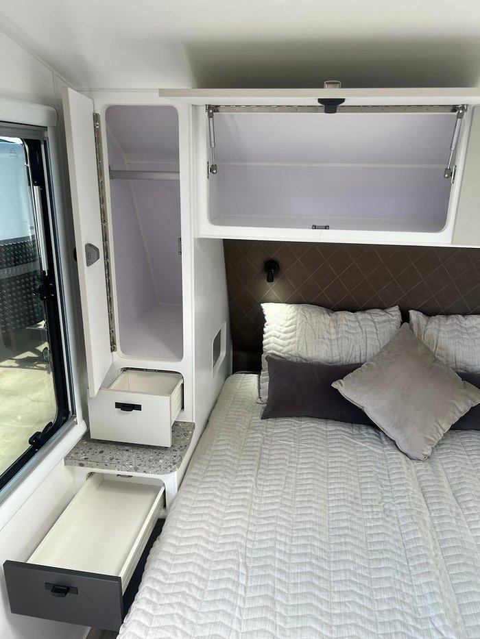 2025 Design RV Crx Semi Off Road Van 7-7, 21'8''