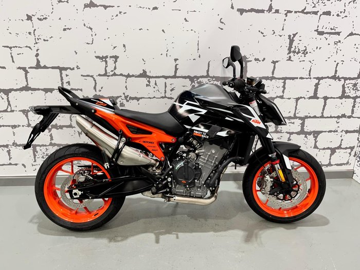 2023 KTM 890 Duke GP Duke Black