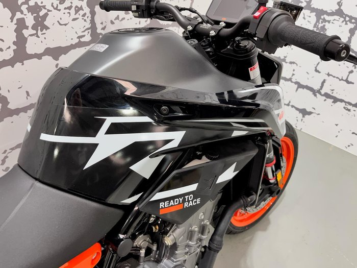2023 KTM 890 Duke GP Duke Black
