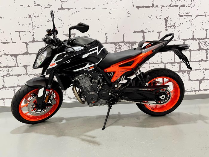 2023 KTM 890 Duke GP Duke Black