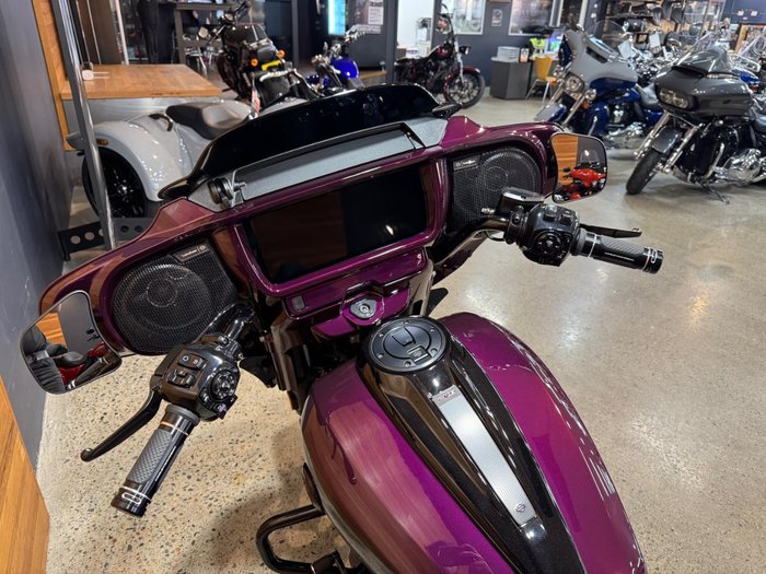 2025 Harley-davidson FLHXSE CVO STREET GLIDE (121) POISON BER