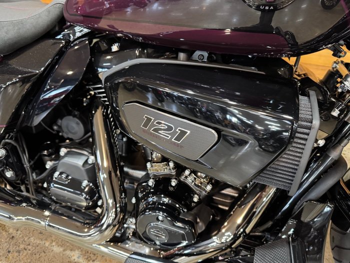 2025 Harley-davidson FLHXSE CVO STREET GLIDE (121) POISON BER