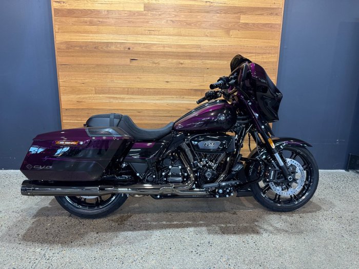 2025 Harley-davidson FLHXSE CVO STREET GLIDE (121) POISON BER