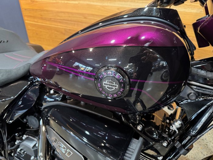 2025 Harley-davidson FLHXSE CVO STREET GLIDE (121) POISON BER