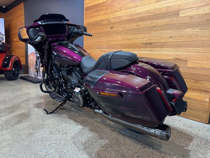 2025 Harley-davidson FLHXSE CVO STREET GLIDE (121) POISON BER