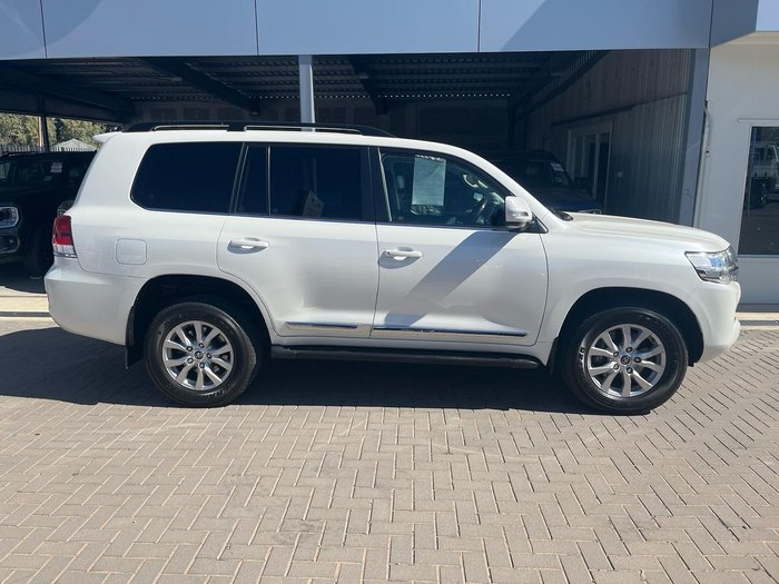 2018 Toyota Landcruiser Sahara VDJ200R 4X4 Dual Range Crystal Pearl