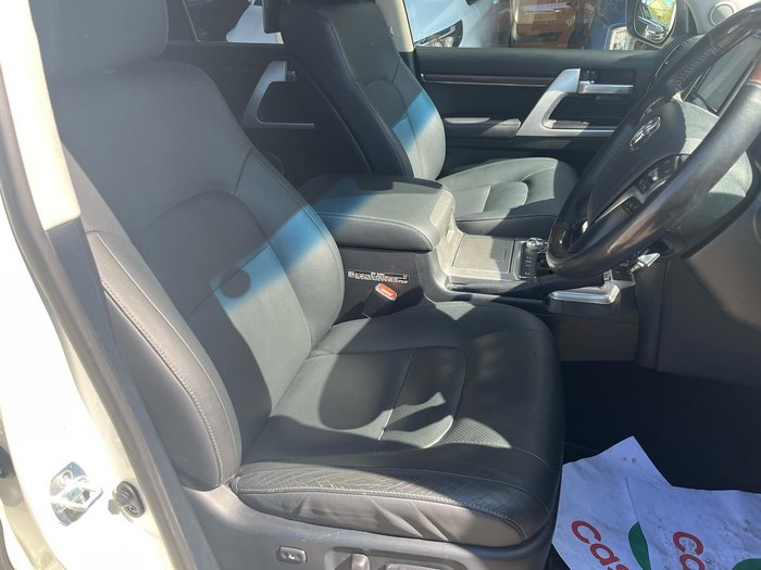 2018 Toyota Landcruiser Sahara VDJ200R 4X4 Dual Range Crystal Pearl