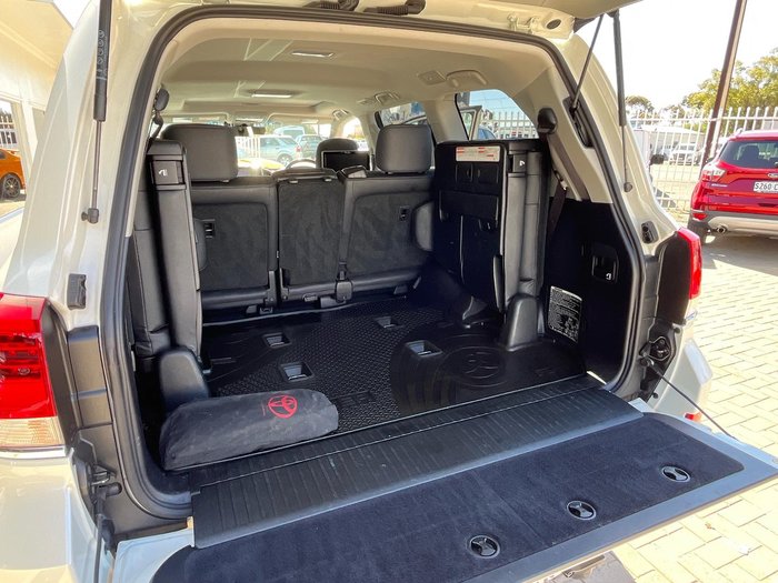 2018 Toyota Landcruiser Sahara VDJ200R 4X4 Dual Range Crystal Pearl