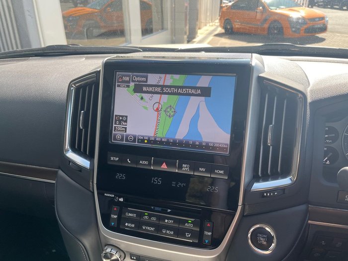 2018 Toyota Landcruiser Sahara VDJ200R 4X4 Dual Range Crystal Pearl