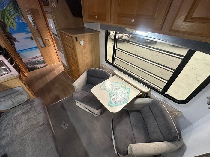 2002 Winnebago Alpine 2135