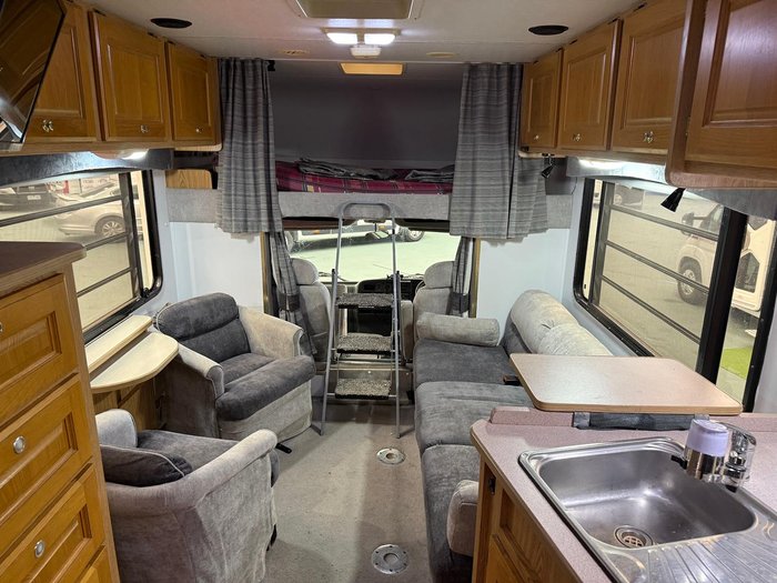 2002 Winnebago Alpine 2135