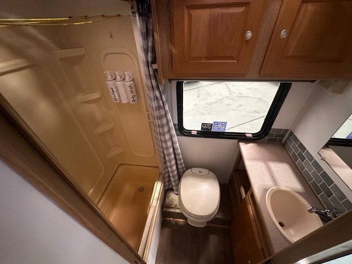 2002 Winnebago Alpine 2135