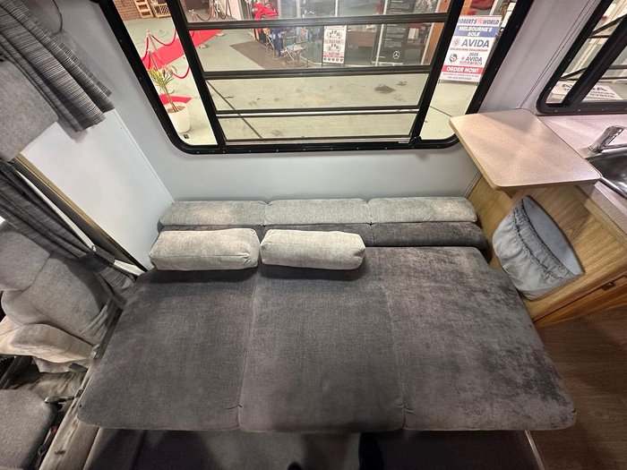 2002 Winnebago Alpine 2135