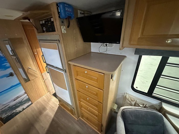 2002 Winnebago Alpine 2135