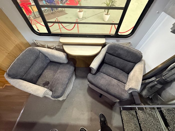 2002 Winnebago Alpine 2135