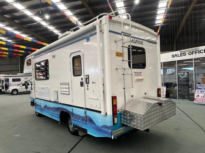 2002 Winnebago Alpine 2135