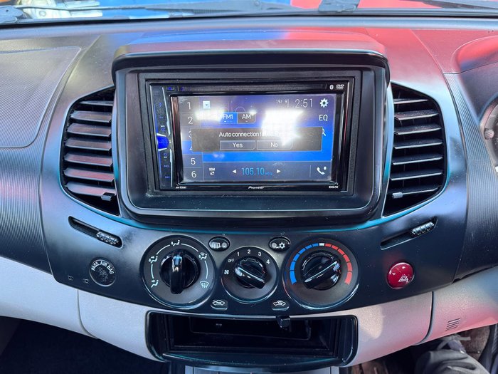 2014 Mitsubishi Triton GLX MN MY15 4X4 Dual Range White