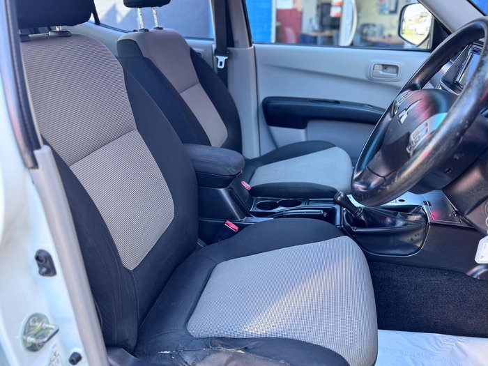 2014 Mitsubishi Triton GLX MN MY15 4X4 Dual Range White