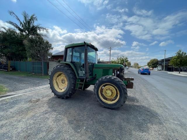1992 John Deere 6300 Green