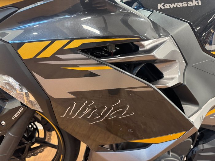 2022 Kawasaki NINJA 400 Black