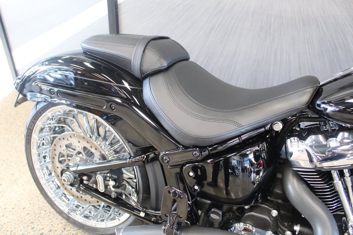 2025 Harley-davidson FLFB FAT BOY (117) VIVID BLACK