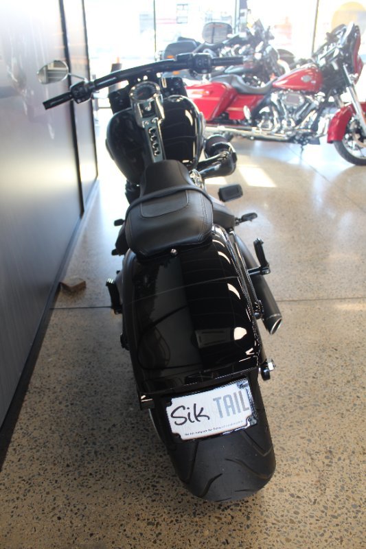 2025 Harley-davidson FLFB FAT BOY (117) VIVID BLACK
