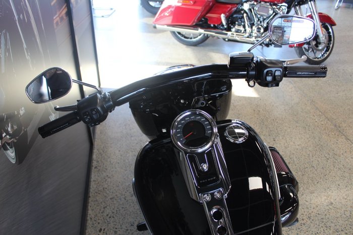 2025 Harley-davidson FLFB FAT BOY (117) VIVID BLACK