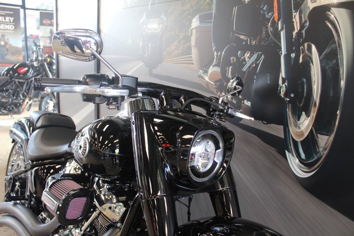 2025 Harley-davidson FLFB FAT BOY (117) VIVID BLACK