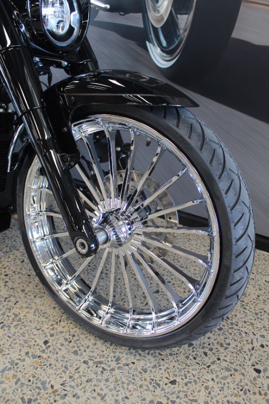 2025 Harley-davidson FLFB FAT BOY (117) VIVID BLACK
