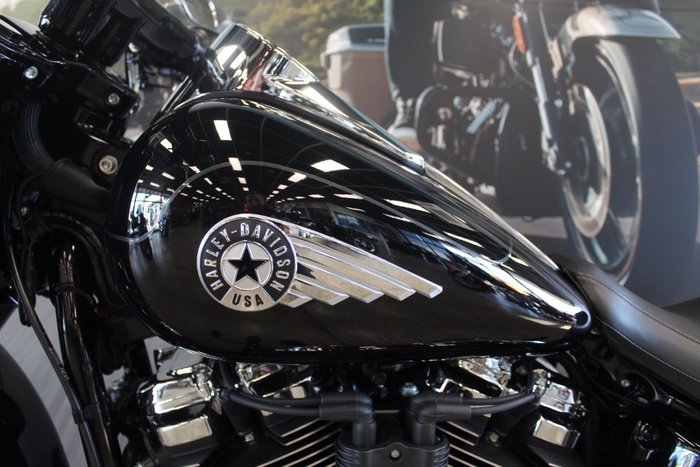 2025 Harley-davidson FLFB FAT BOY (117) VIVID BLACK