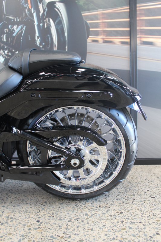 2025 Harley-davidson FLFB FAT BOY (117) VIVID BLACK
