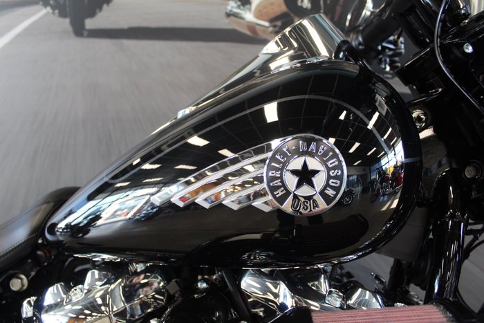 2025 Harley-davidson FLFB FAT BOY (117) VIVID BLACK
