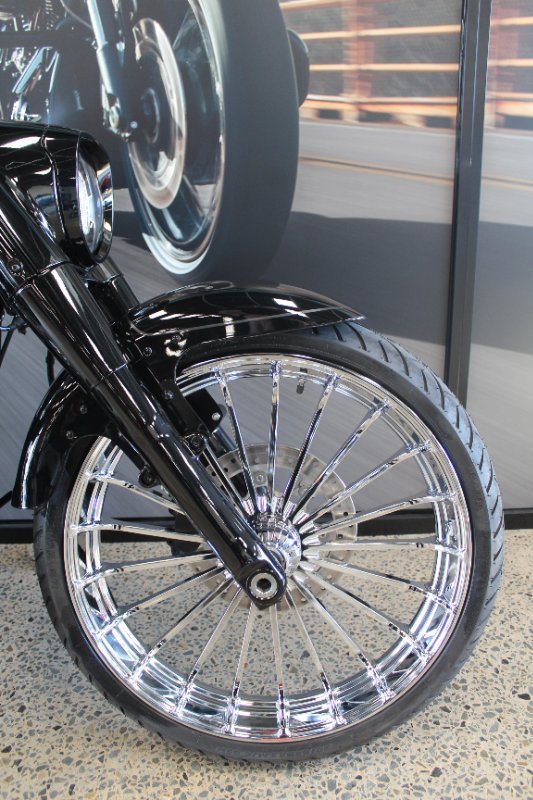 2025 Harley-davidson FLFB FAT BOY (117) VIVID BLACK