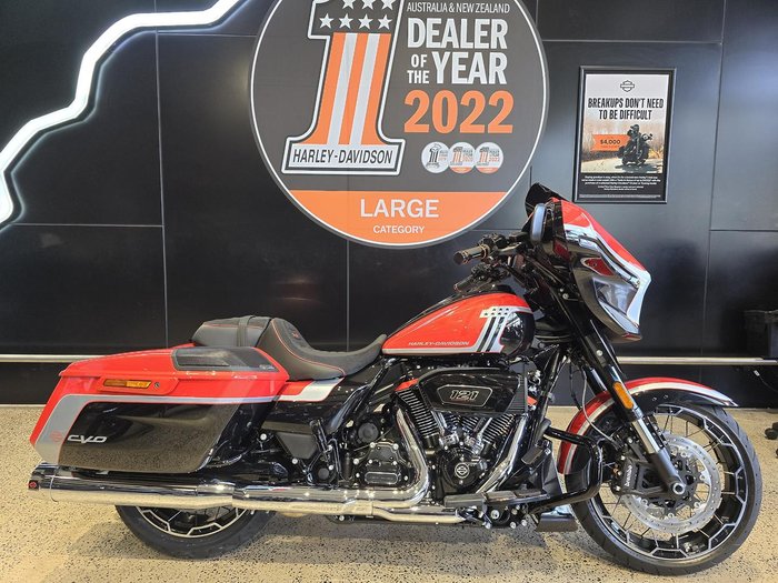 Harley-Davidson CVO Street Glide 121 (FLHXSE) Touring