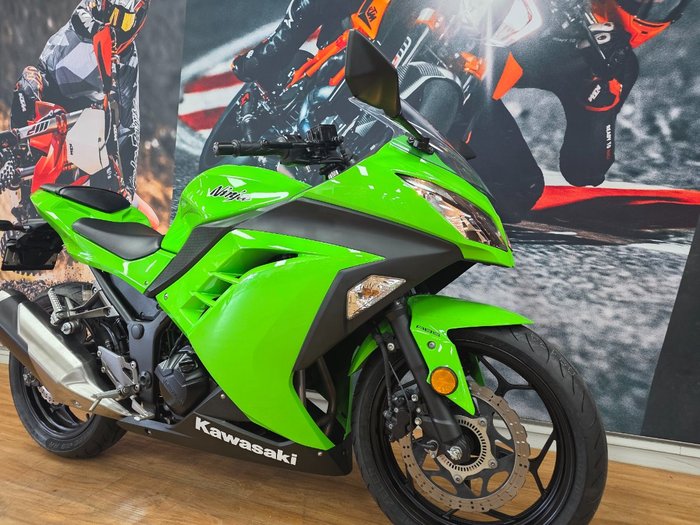 2015 Kawasaki NINJA 300 ABS GREEN