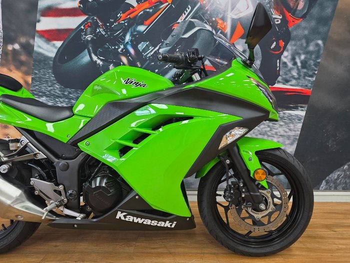 2015 Kawasaki NINJA 300 ABS GREEN