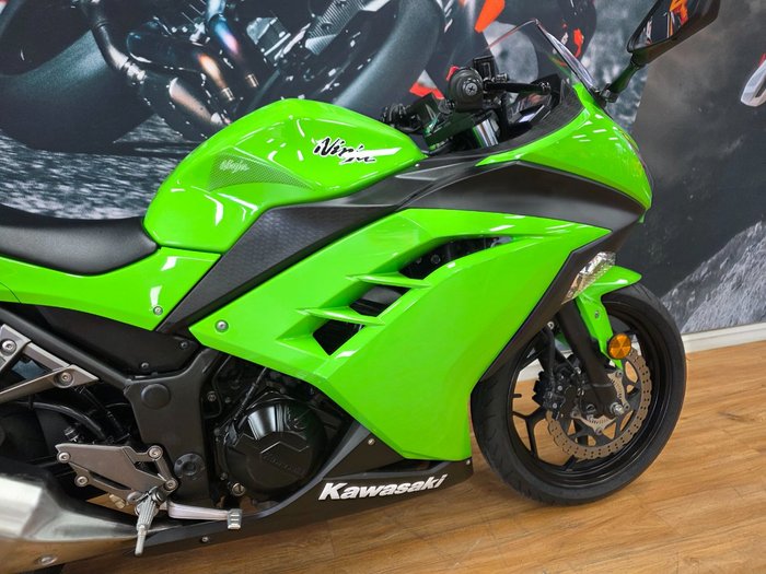 2015 Kawasaki NINJA 300 ABS GREEN