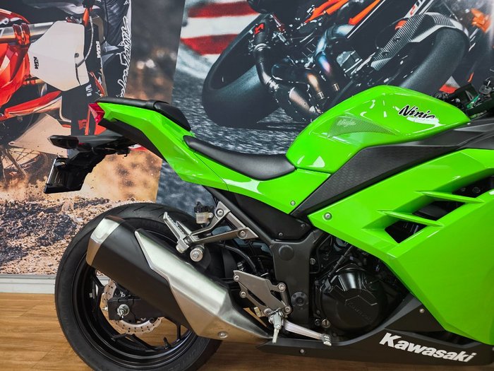 2015 Kawasaki NINJA 300 ABS GREEN