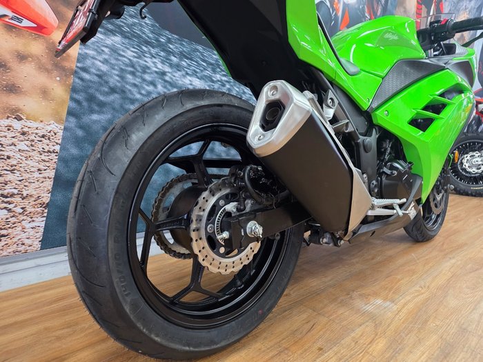 2015 Kawasaki NINJA 300 ABS GREEN