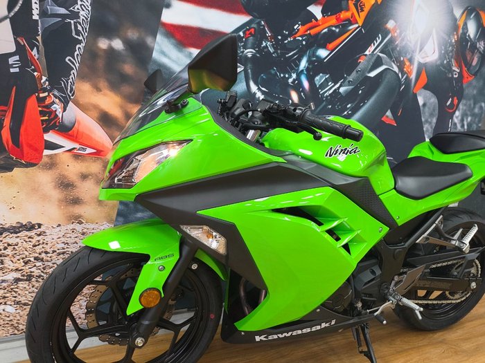 2015 Kawasaki NINJA 300 ABS GREEN