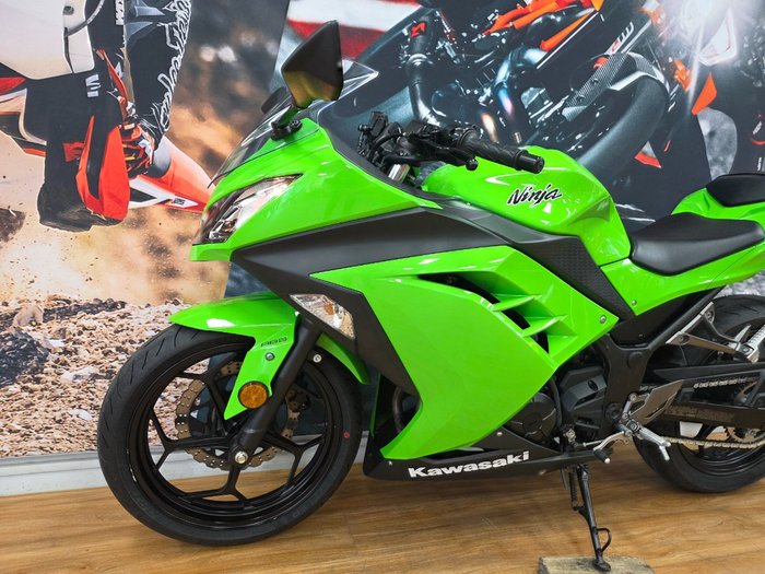 2015 Kawasaki NINJA 300 ABS GREEN