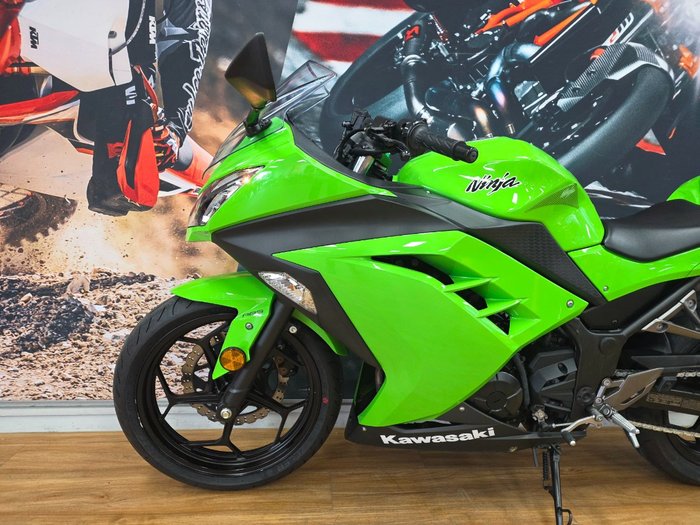 2015 Kawasaki NINJA 300 ABS GREEN