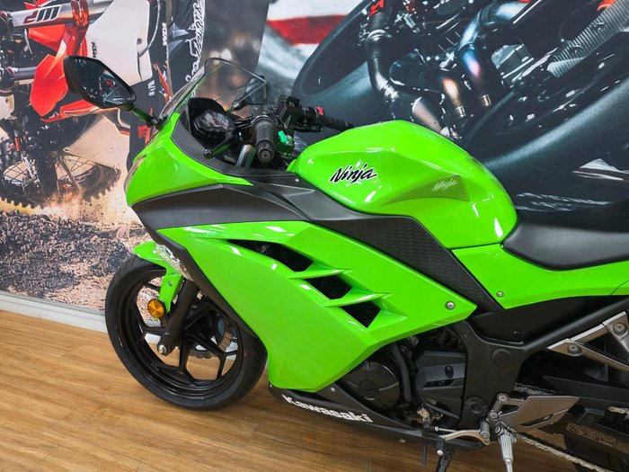 2015 Kawasaki NINJA 300 ABS GREEN