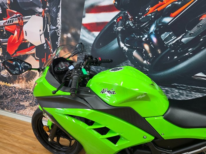 2015 Kawasaki NINJA 300 ABS GREEN