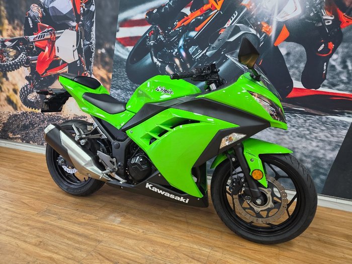 2015 Kawasaki NINJA 300 ABS GREEN