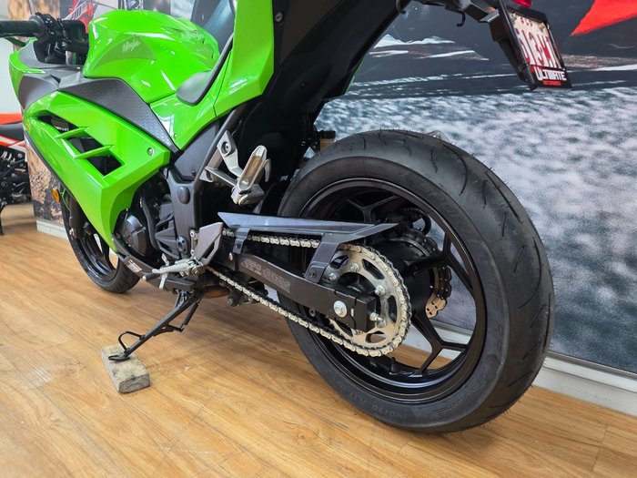 2015 Kawasaki NINJA 300 ABS GREEN