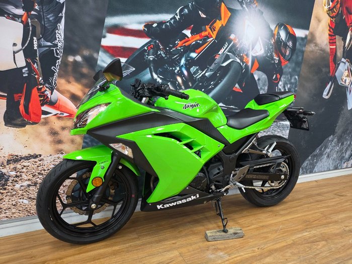 2015 Kawasaki NINJA 300 ABS GREEN