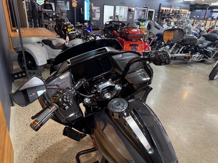 2025 Harley-davidson FLTRXSE CVO ROAD GLIDE (121)